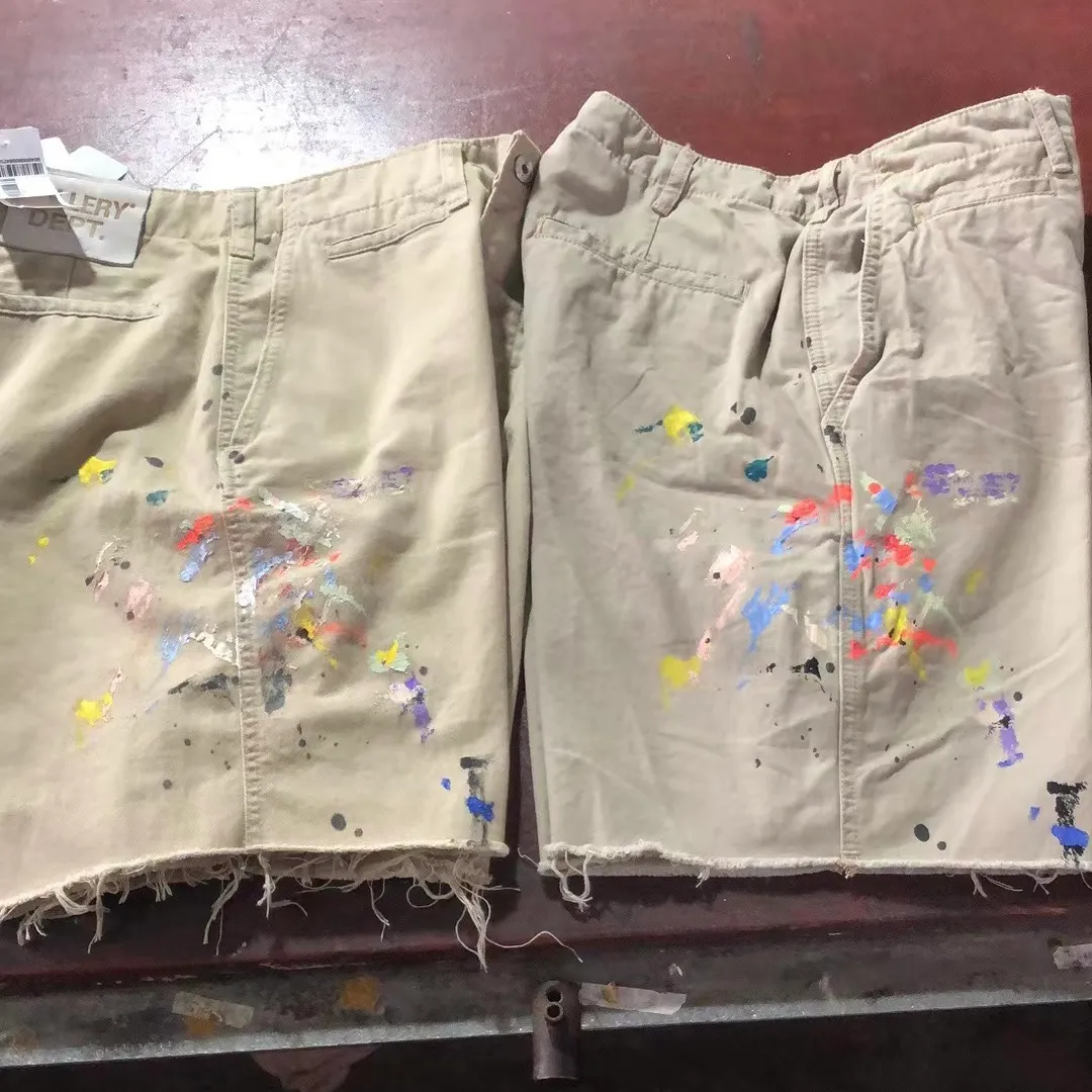 Graffiti proofing GALLERY DEPT. RICKY SHORT/KHAKI Splash ink knife cut khaki work shorts Khaki color 30-32-34-36 code Re-adjusted version Re-washed to make old VINTAGE Handmade acrylic splash graffiti Genuine cowhide steel stamped LOGO leather tag Original version with LOGO buttons